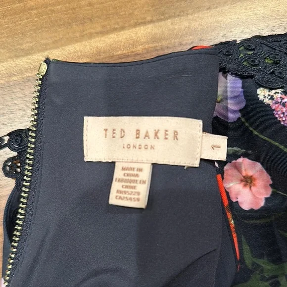 Floral Sleeveless Dress - Picture 5 of 11